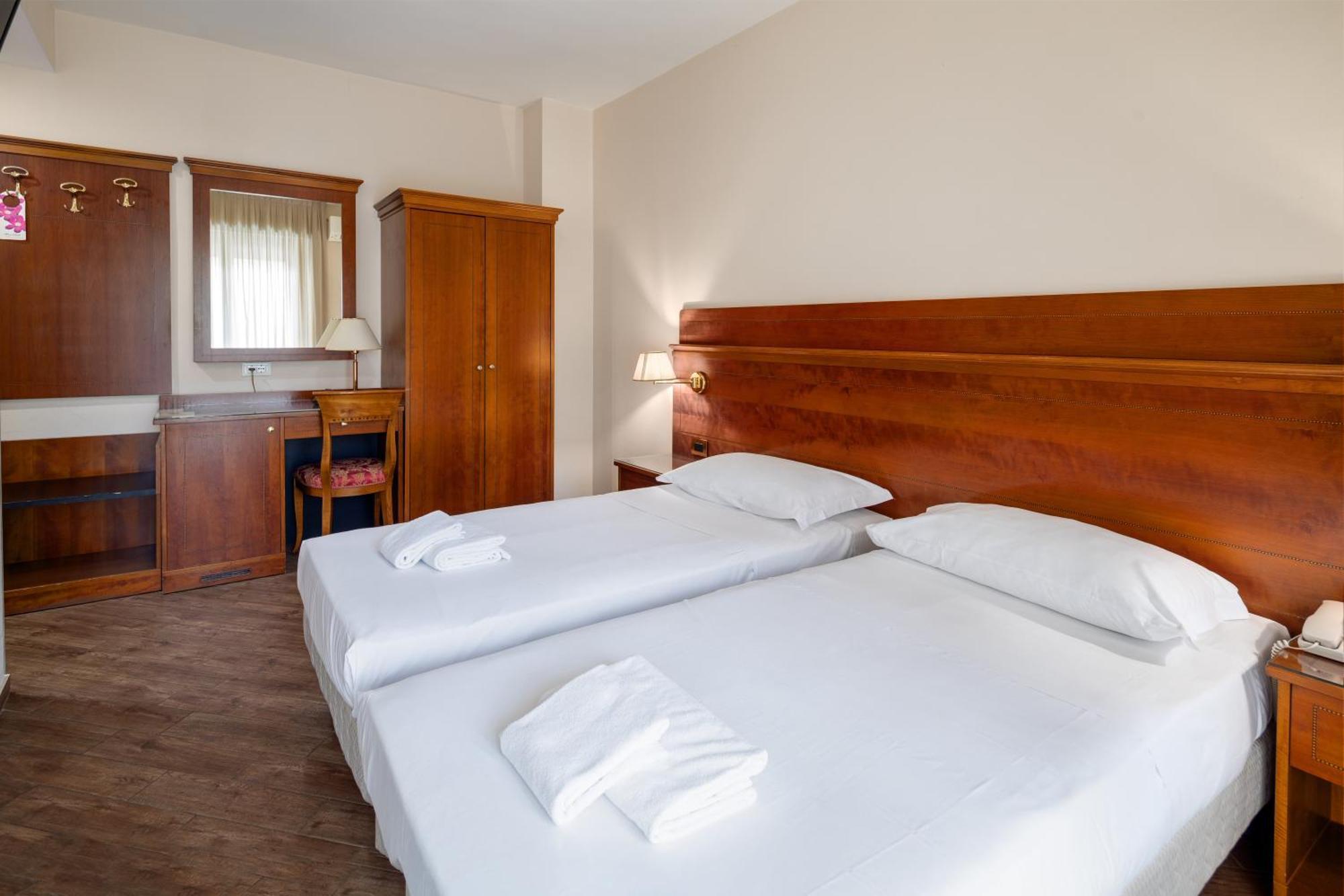 Hotel Excelsior Pavia Esterno foto