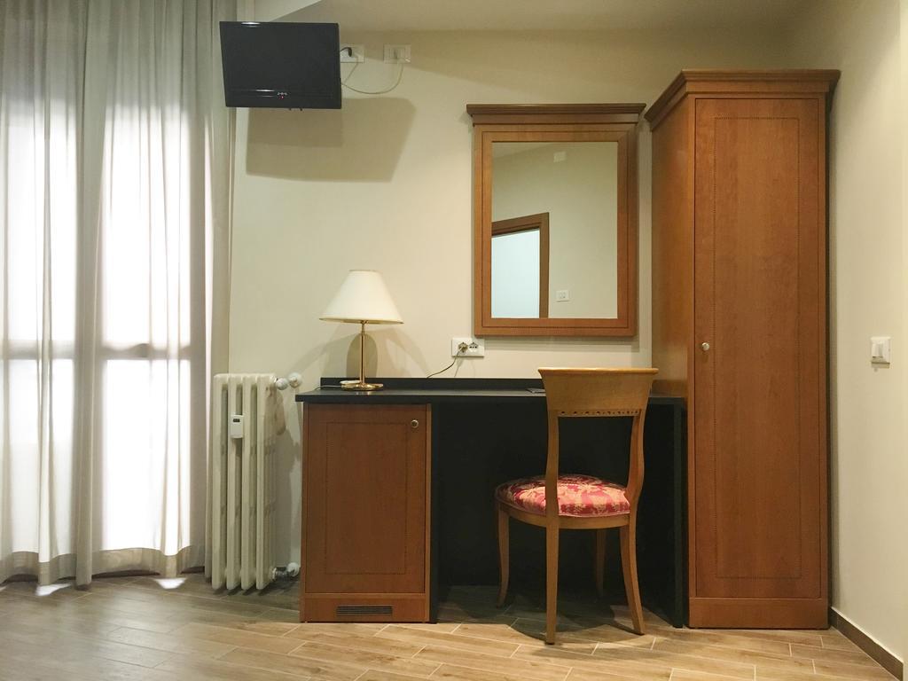 Hotel Excelsior Pavia Esterno foto