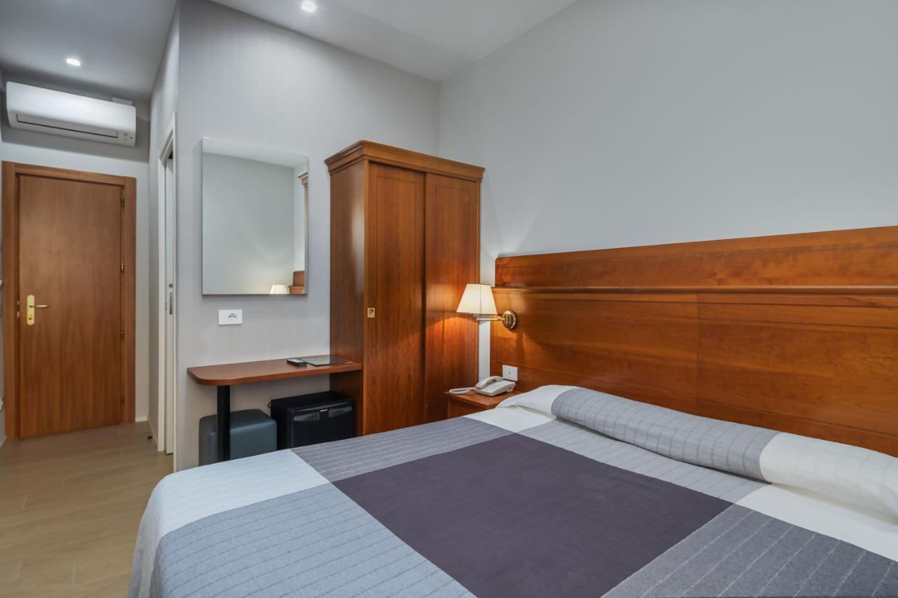 Hotel Excelsior Pavia Esterno foto