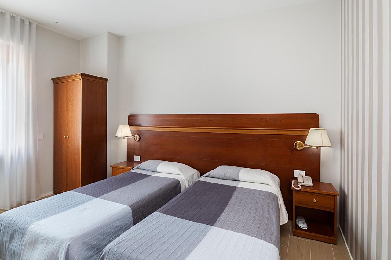 Hotel Excelsior Pavia Esterno foto